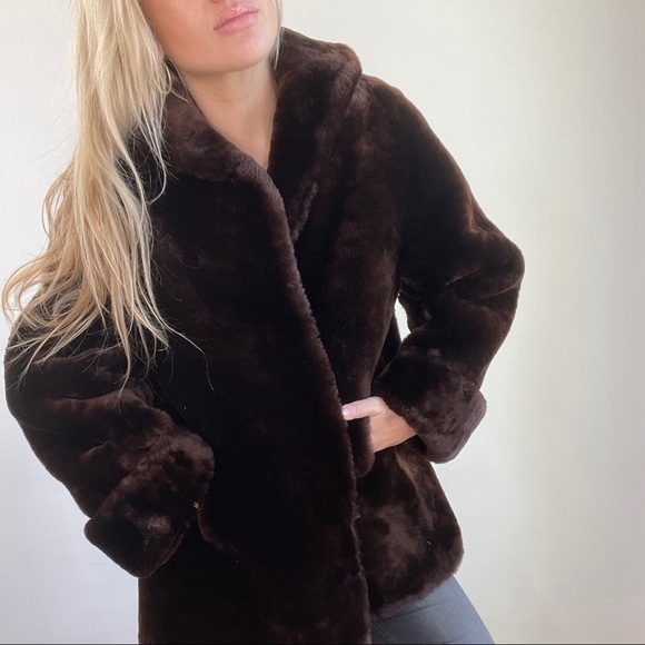 Vintage Brown Mob Wife Aesthetic Faux Fur Coat Size Medium to Large - Picture 13 of 16